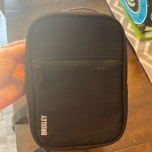 Brixley crossbody sling